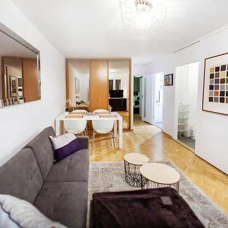 Kameralna Część Dzielnicy Wola Młynów. Warszawa