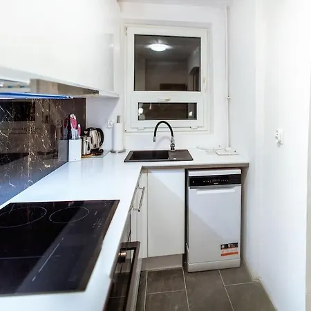 Kameralna Czesc Dzielnicy Wola Mlynow. *