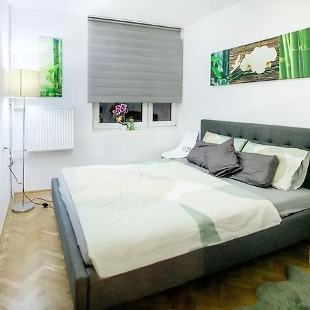 Апартаменты Kameralna Czesc Dzielnicy Wola Mlynow.