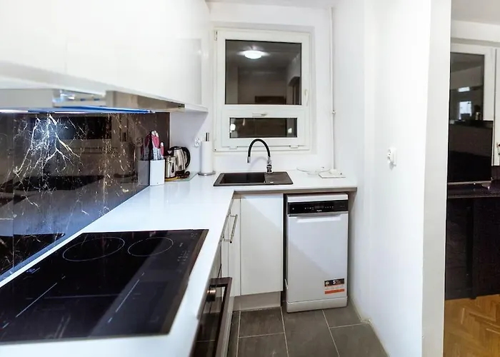 Kameralna Czesc Dzielnicy Wola Mlynow. *