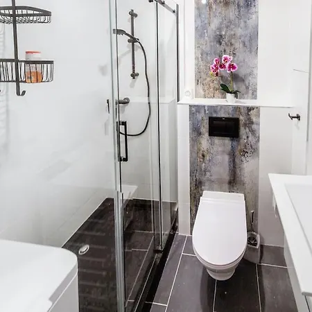 Apartman Kameralna Czesc Dzielnicy Wola Mlynow. Varsó