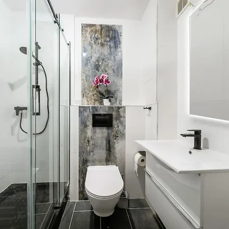 Apartman Kameralna Czesc Dzielnicy Wola Mlynow. Varsó