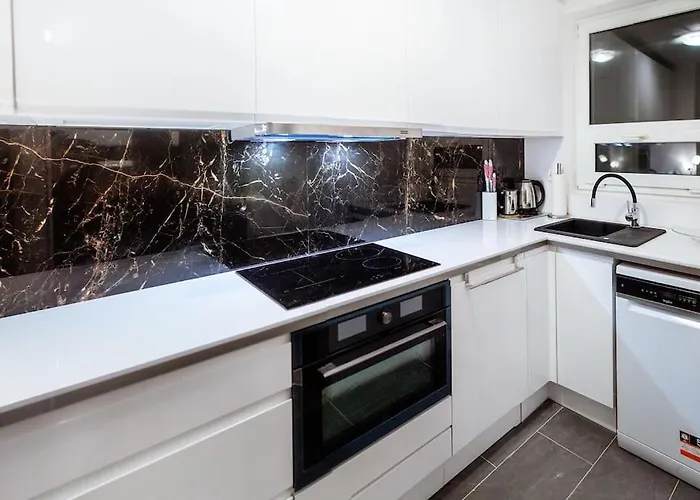 Kameralna Czesc Dzielnicy Wola Mlynow. Apartment Warsaw