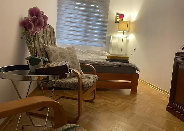 Kameralna Czesc Dzielnicy Wola Mlynow. *